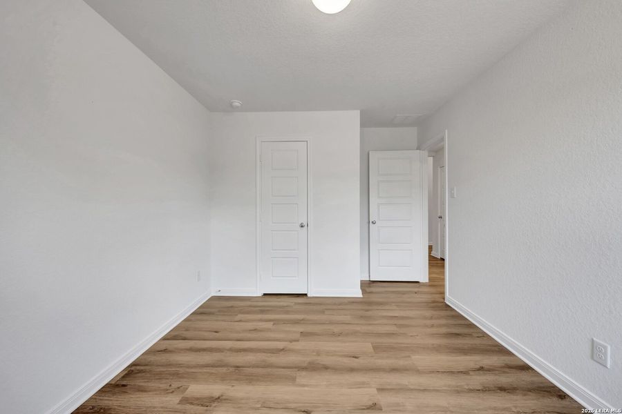 Spacious, unfurnished interior of a new home in Chaparral Ranch, Floresville (Image 17).
