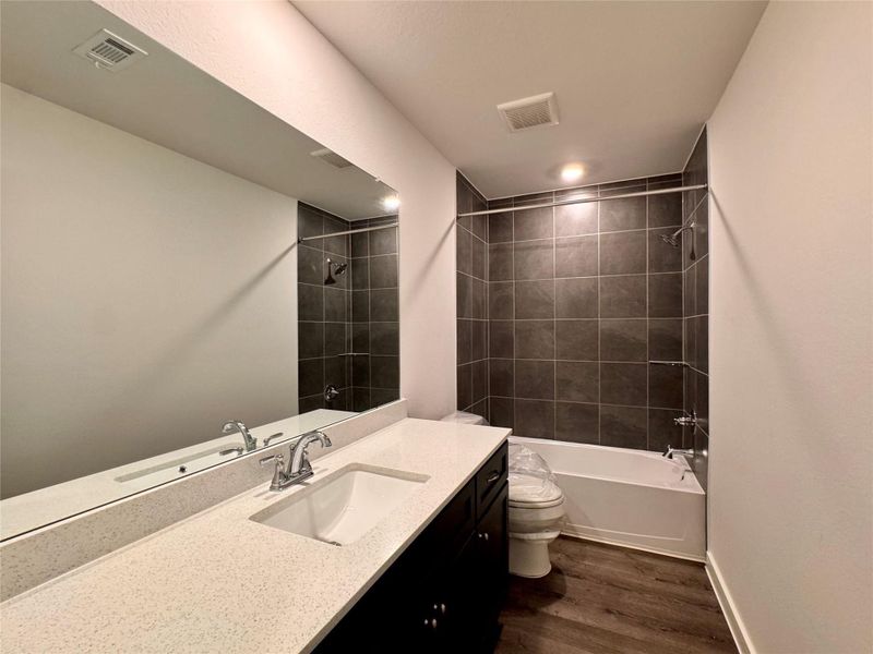 Furnished interior view inside a new home in Santa Fe, Cleveland (Image 4).