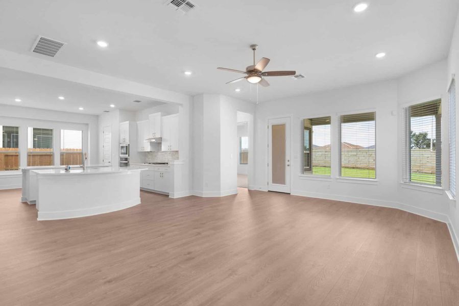 Spacious, unfurnished interior of a new home in Nolina, Georgetown (Image 33).