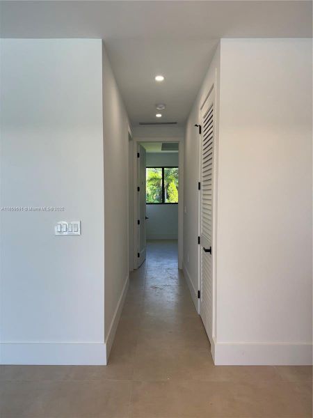 Spacious, unfurnished interior of a new home in , Miami (Image 41).