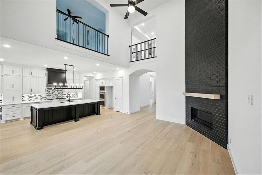 2720AmberLn220E010 2720AmberLn220E010