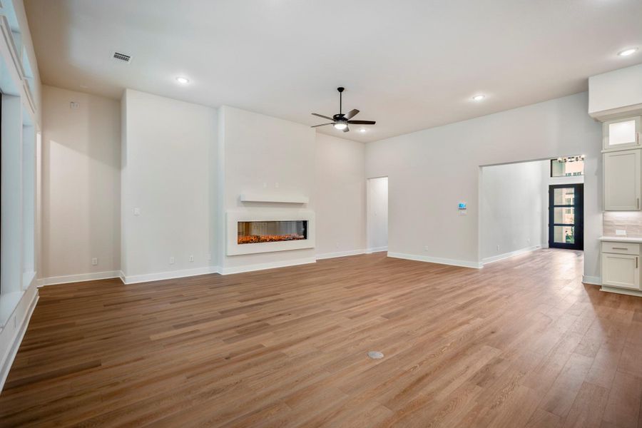 Spacious, unfurnished interior of a new home in The Woodlands Hills, Willis (Image 26). Spacious, unfurnished interior of a new home in The Woodlands Hills, Willis (Image 26).