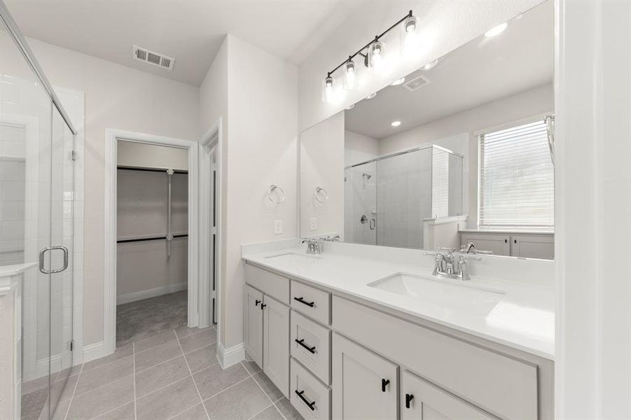 12_1436 Bramante, Celina