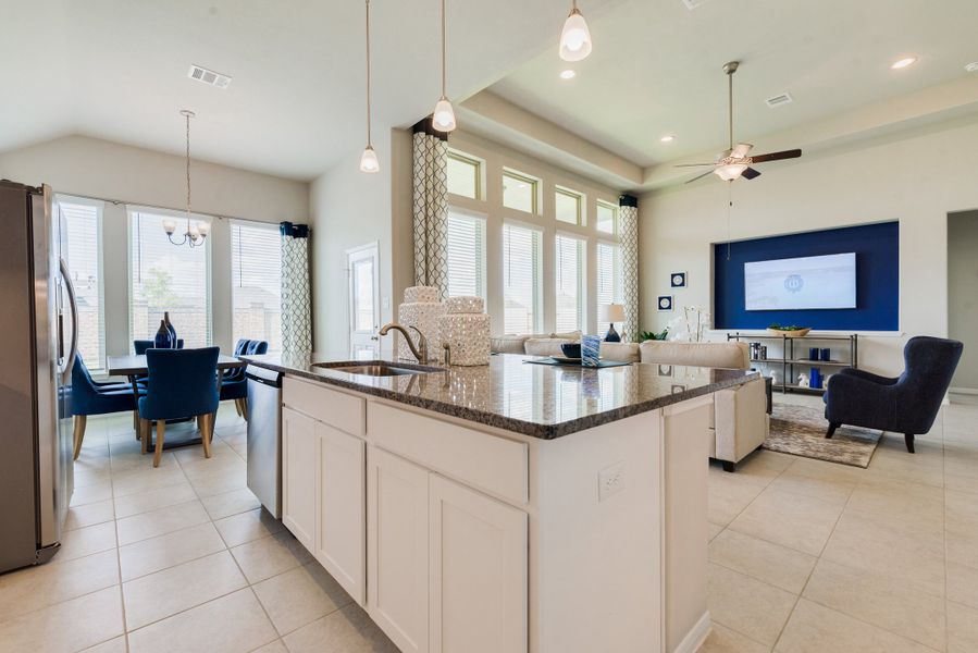 Representative furnished interior of a home built from the Floor Plan 2543 by Colina Homes in Grand Magnolia, Magnolia (Image 15). Representative furnished interior of a home built from the Floor Plan 2543 by Colina Homes in Grand Magnolia, Magnolia (Image 15).