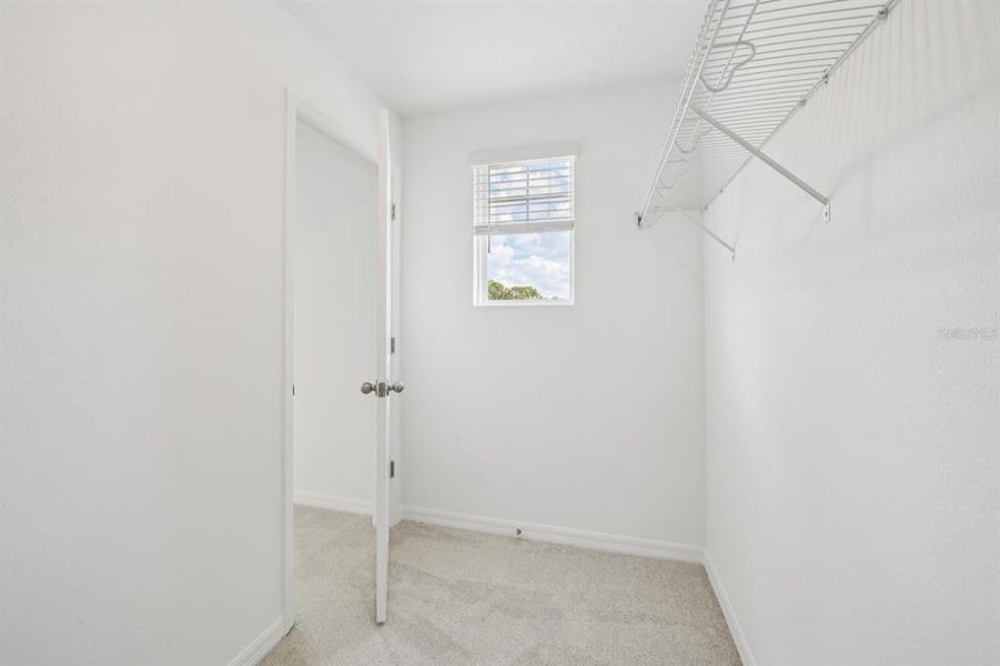 Spacious, unfurnished interior of a new home in , Winter Garden (Image 37).