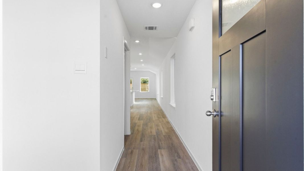Representative unfurnished interior of a home built from the Brooke by D.R. Horton in Lakes at Westland Ranch, League City (Image 17).