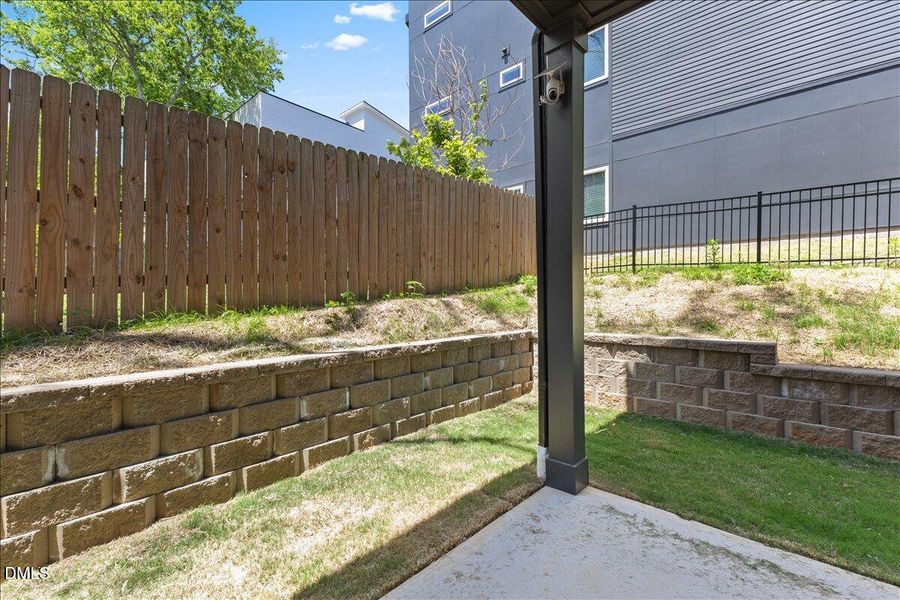44-541 Bragg St