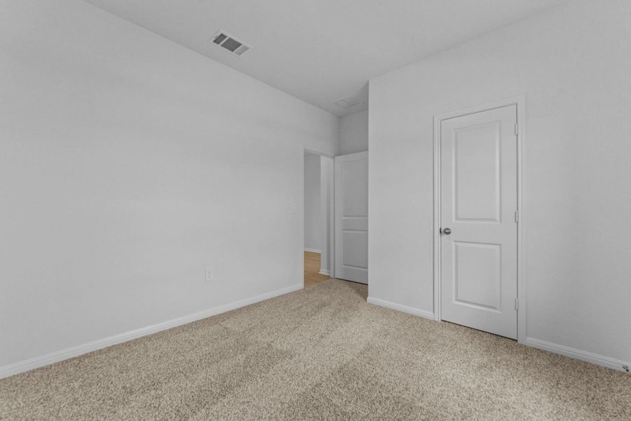 Spacious, unfurnished interior of a new home in Palomino, Manor (Image 20).