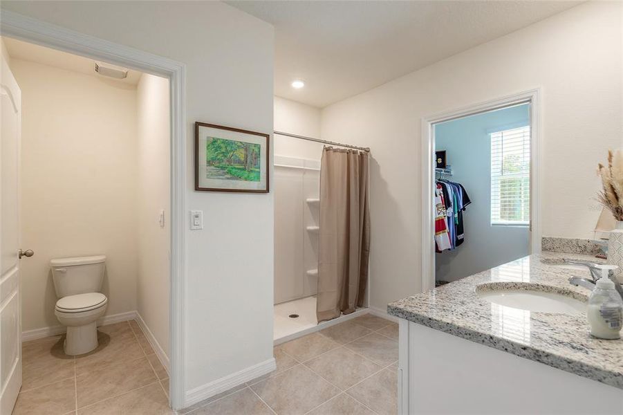 Furnished interior view inside a new home in Fountain View, Ormond Beach (Image 6).