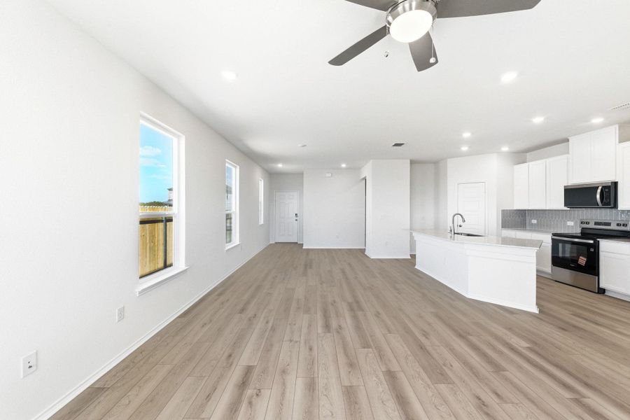 Spacious, unfurnished interior of a new home in Stoney Chase, Del Valle (Image 22). Spacious, unfurnished interior of a new home in Stoney Chase, Del Valle (Image 22).