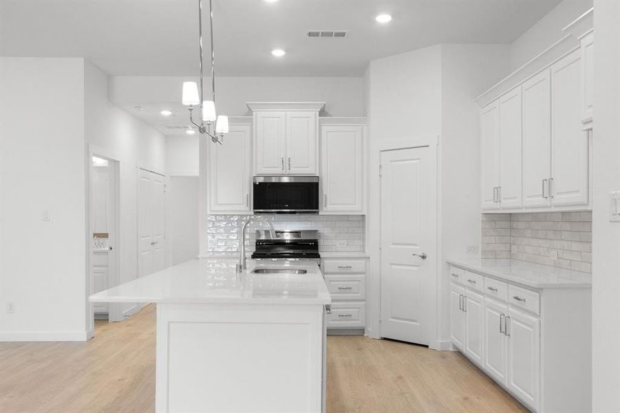 013-2821ConcordDrive-Wylie-TX-75098-Kitchen.jpg-SMALL 013-2821ConcordDrive-Wylie-TX-75098-Kitchen.jpg-SMALL