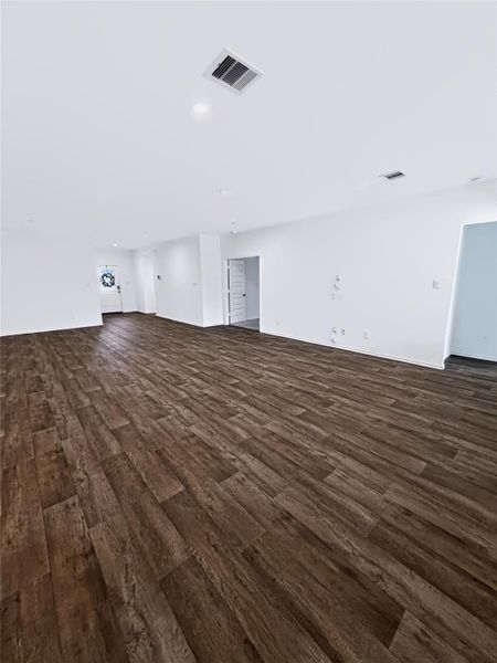 Spacious, unfurnished interior of a new home in Windstone on the Prairie, Richmond (Image 22).