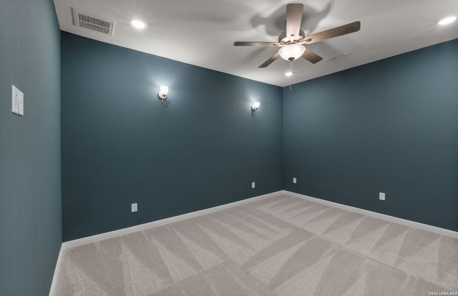 Spacious, unfurnished interior of a new home in Davis Ranch, San Antonio (Image 36).