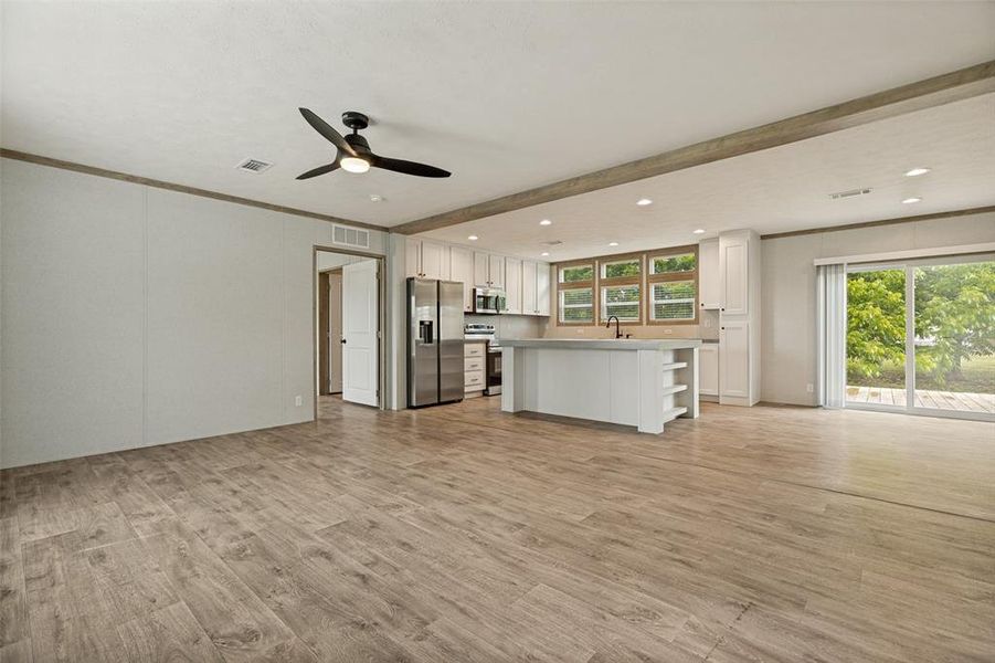 Spacious, unfurnished interior of a new home in , Anna (Image 16).