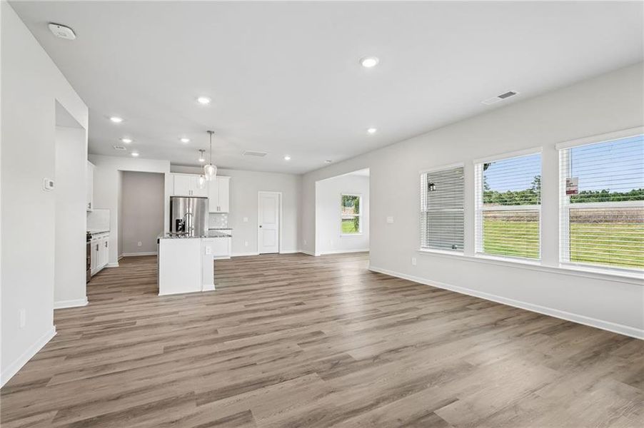 Spacious, unfurnished interior of a new home in Northwoods at Mirror Lake, Villa Rica (Image 20).