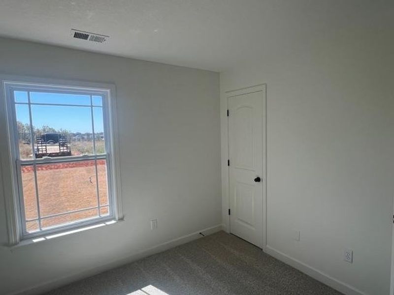 Spacious, unfurnished interior of a new home in Cleveland Meadows, Spartanburg (Image 16).