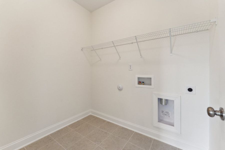 23- HHHunt Homes Mason Laundry Room