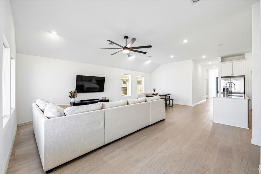Furnished interior view inside a new home in Lago Mar, Texas City (Image 16).