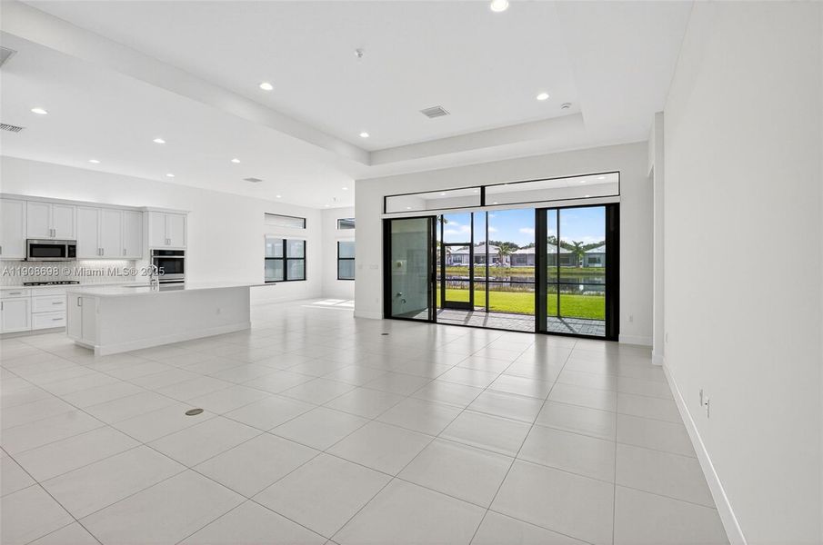 Spacious, unfurnished interior of a new home in , Boynton Beach (Image 60).