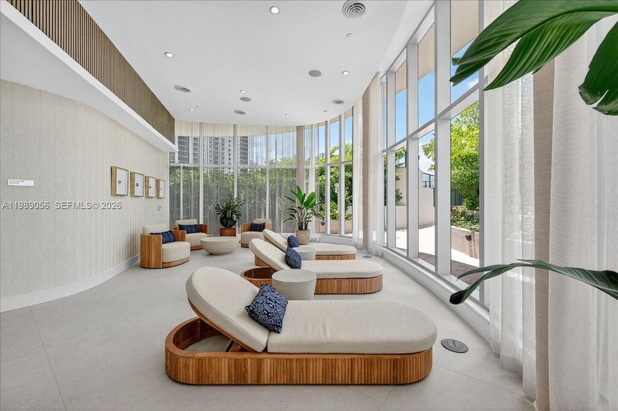 Community amenities in , Miami (Image 51).