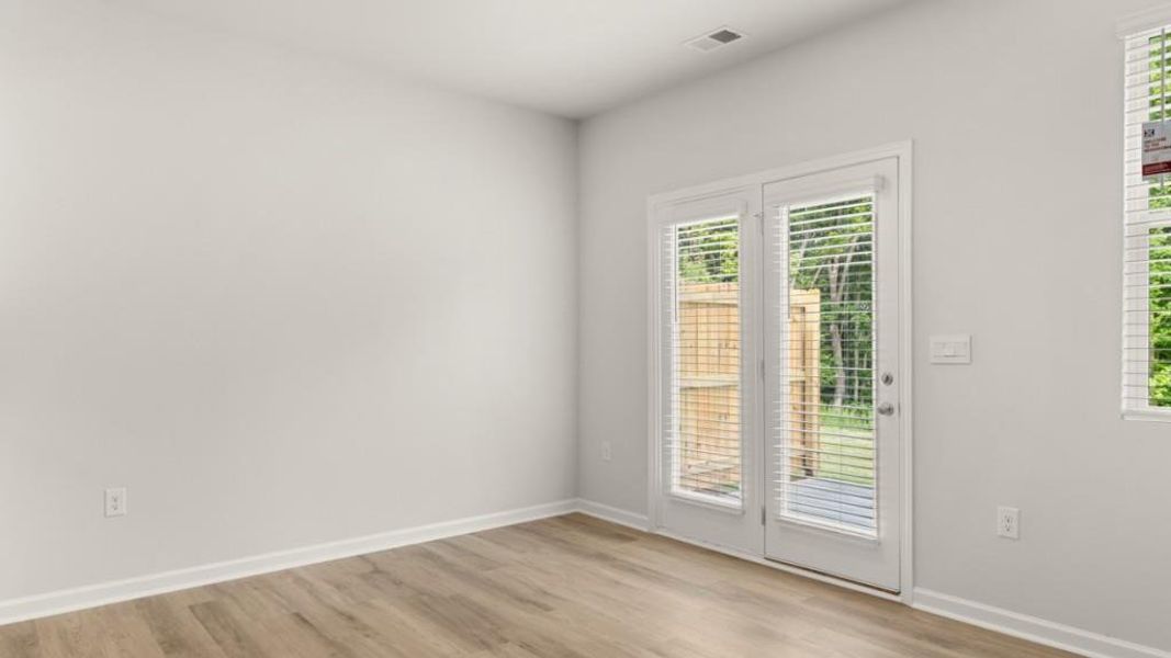 Spacious, unfurnished interior of a new home in , Gainesville (Image 15).