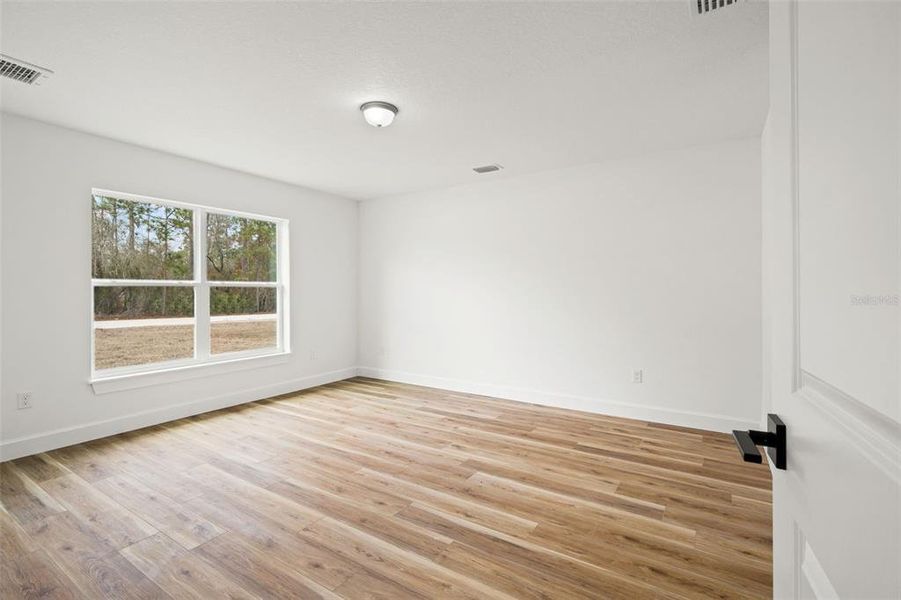 Spacious, unfurnished interior of a new home in , Weeki Wachee (Image 44).