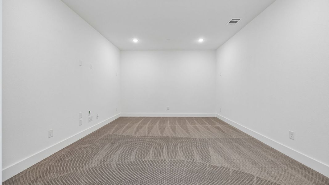 Spacious, unfurnished interior of a new home in Prosper Ridge, Prosper (Image 23).