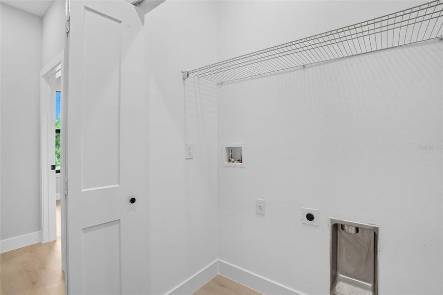 Spacious, unfurnished interior of a new home in , Lehigh Acres (Image 22).