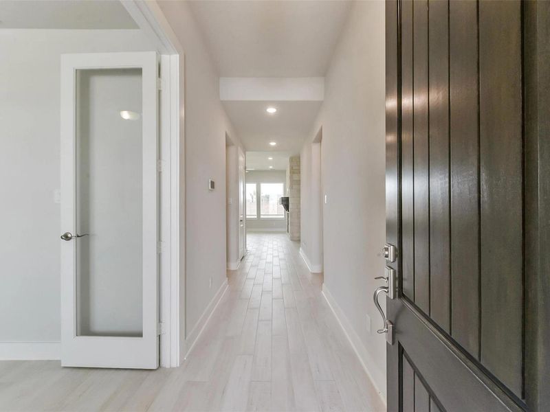 Spacious, unfurnished interior of a new home in Lago Mar, Texas City (Image 18). Spacious, unfurnished interior of a new home in Lago Mar, Texas City (Image 18).