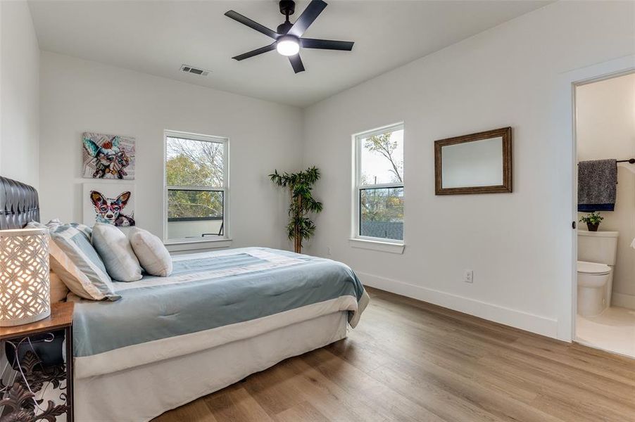 Furnished interior view inside a new home in , Dallas (Image 32).