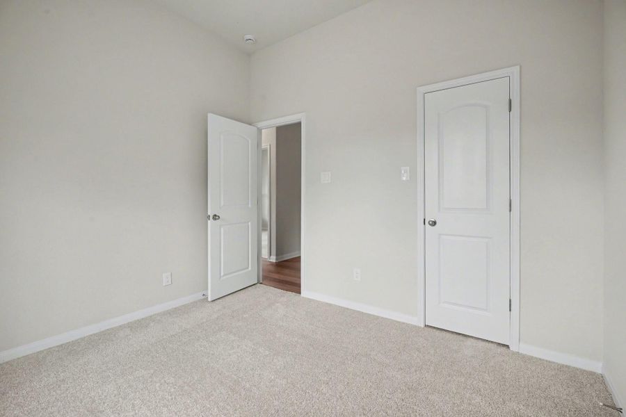 Spacious, unfurnished interior of a new home in Encino Estates, Dayton (Image 28).