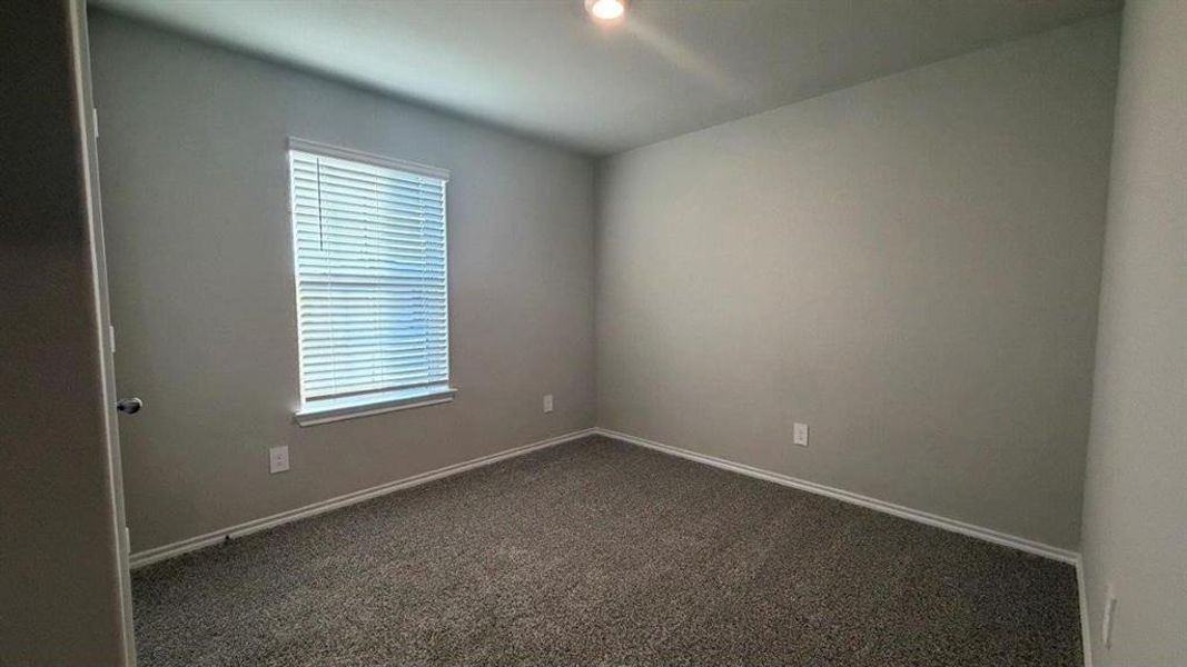 Spacious, unfurnished interior of a new home in Hickory Grove, Denton (Image 6).