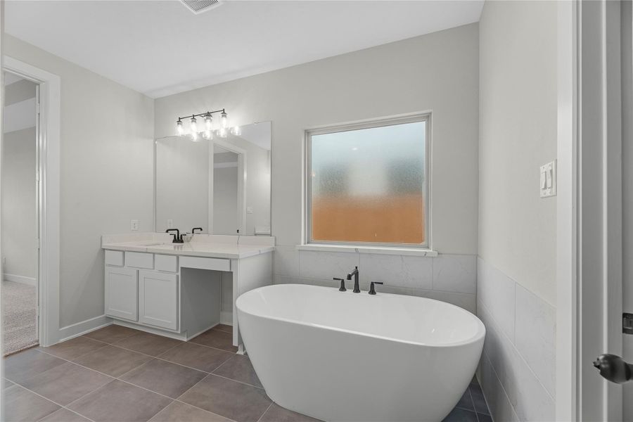 Representative image. Features, specifications, selections and colors may vary. Representative image. Features, specifications, selections and colors may vary.