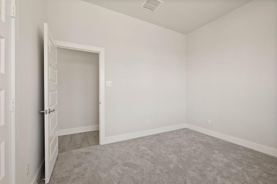Spacious, unfurnished interior of a new home in Saddleback Estates, Boyd (Image 33). Spacious, unfurnished interior of a new home in Saddleback Estates, Boyd (Image 33).