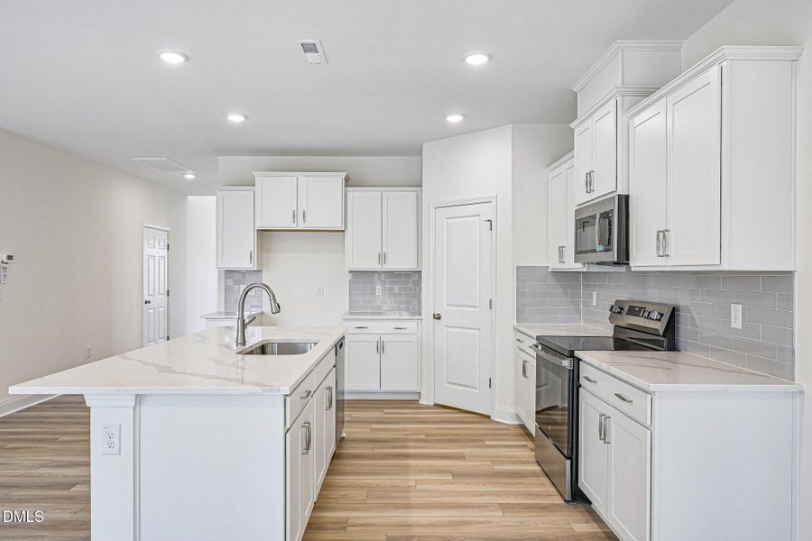 18-web-or-mls-Green Cypress Dr-S0105-018