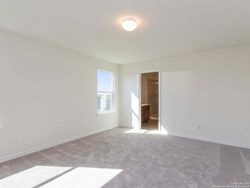 Spacious, unfurnished interior of a new home in Knox Ridge, Converse (Image 10).