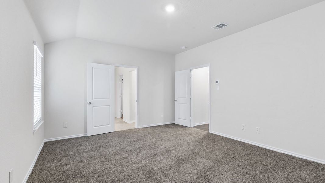Representative unfurnished interior of a home built from the X40L Lakeway by D.R. Horton in Valor Farms, Royse City (Image 17).