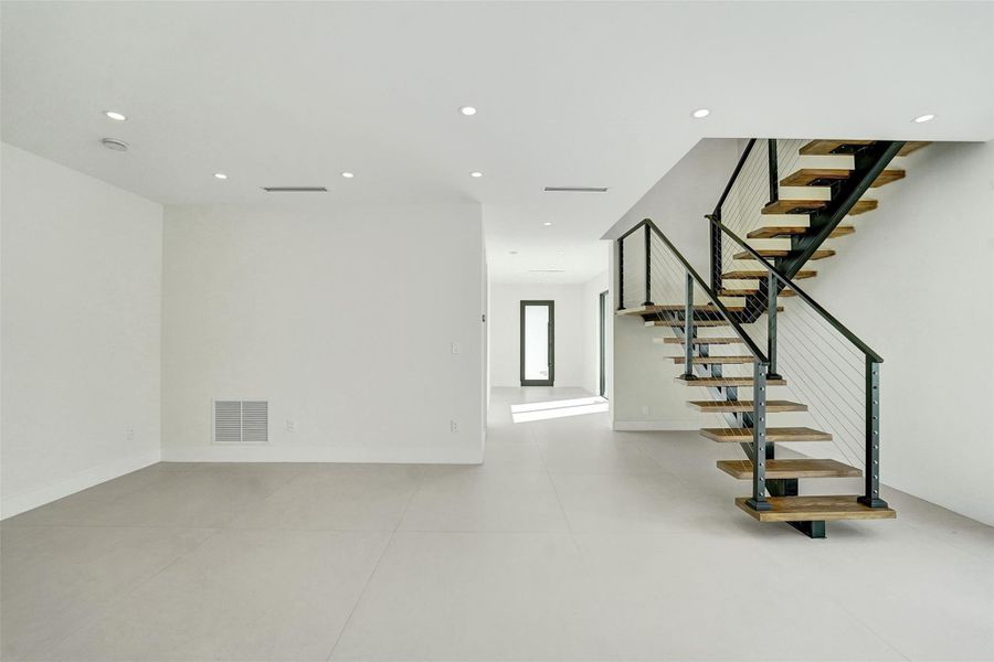 Spacious, unfurnished interior of a new home in , Fort Lauderdale (Image 77). Spacious, unfurnished interior of a new home in , Fort Lauderdale (Image 77).