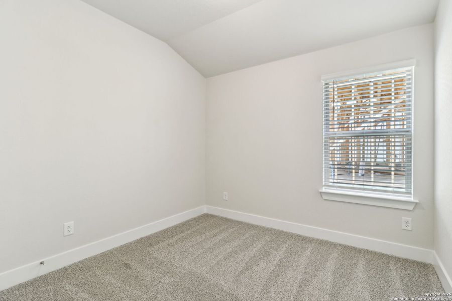 Spacious, unfurnished interior of a new home in Comanche Ridge, San Antonio (Image 34).