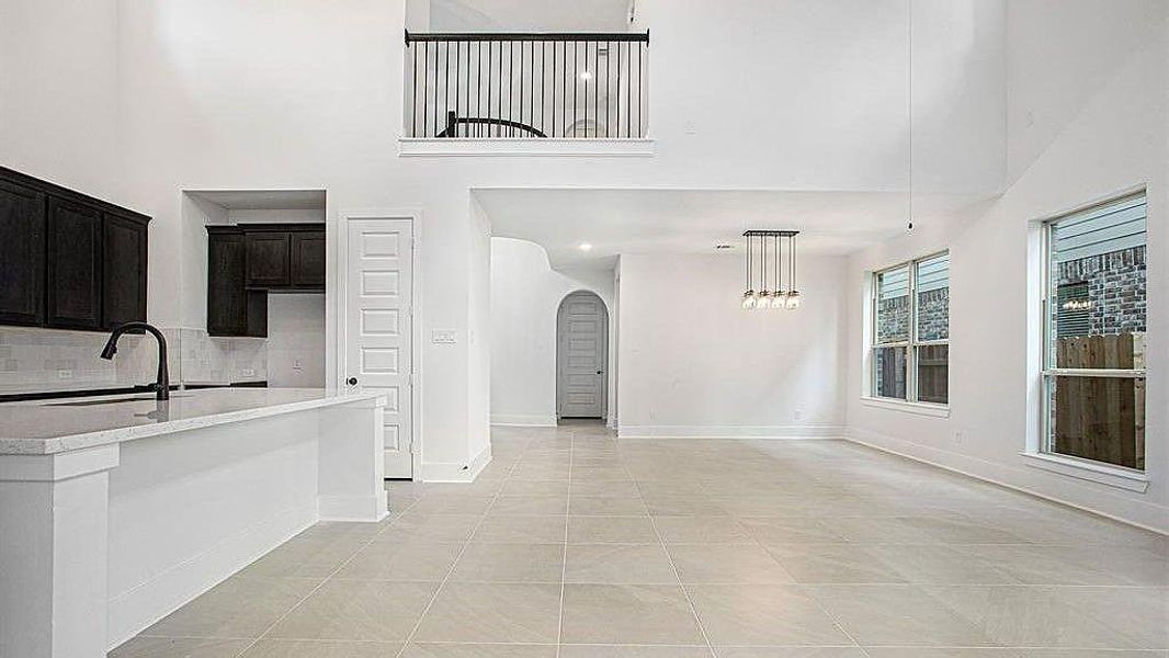 Spacious, unfurnished interior of a new home in Candela, Richmond (Image 15).