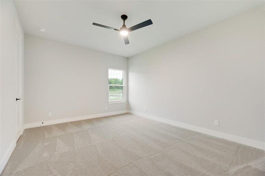 Spacious, unfurnished interior of a new home in King Crossing Estates, Van Alstyne (Image 21). Spacious, unfurnished interior of a new home in King Crossing Estates, Van Alstyne (Image 21).