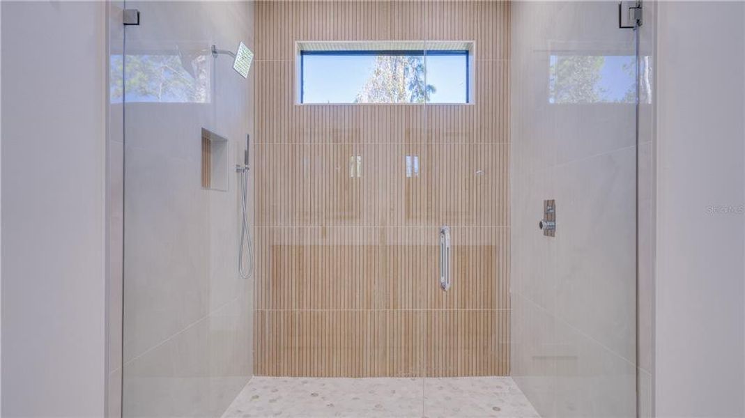 Close-up of interior finishes inside a home in , Lehigh Acres (Image 13). Close-up of interior finishes inside a home in , Lehigh Acres (Image 13).