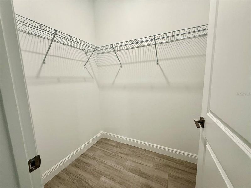 Spacious, unfurnished interior of a new home in , Citrus Springs (Image 28).
