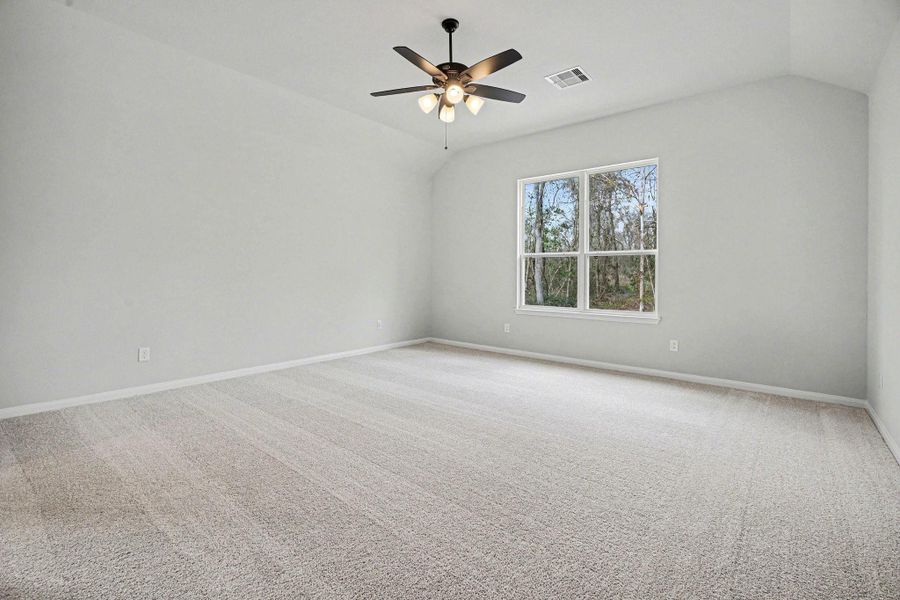 Spacious, unfurnished interior of a new home in Encino Estates, Dayton (Image 18).