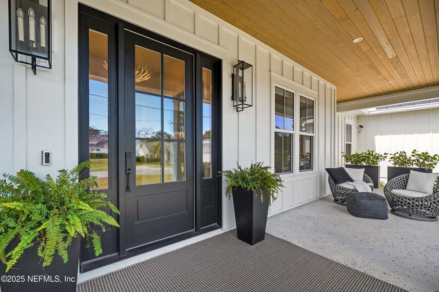 Exterior details and patio area of a home in , Ponte Vedra Beach (Image 22).