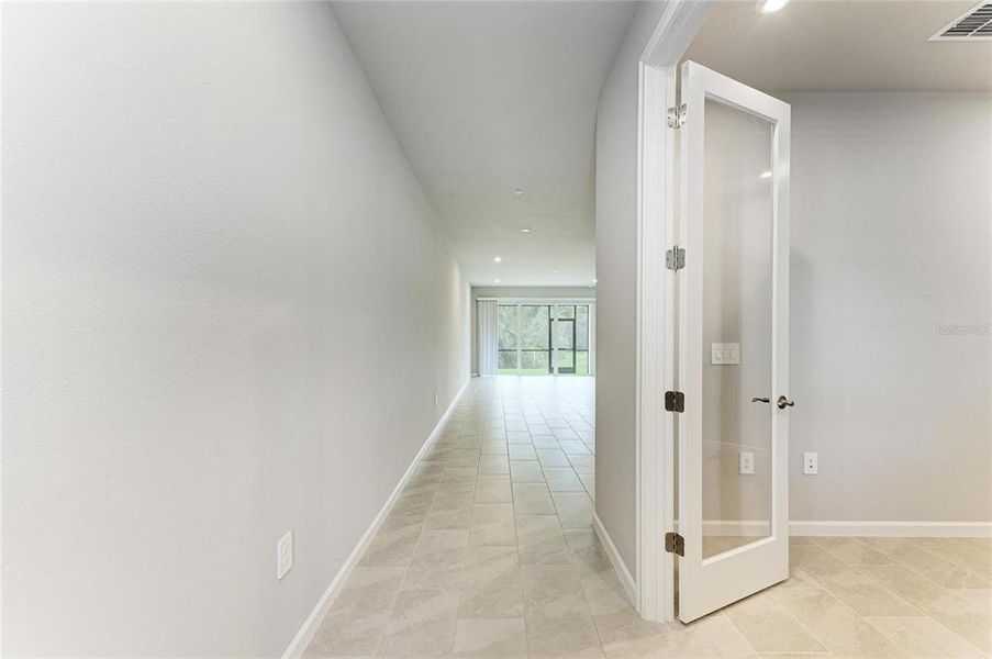 Spacious, unfurnished interior of a new home in Wellen Park, Venice (Image 46).