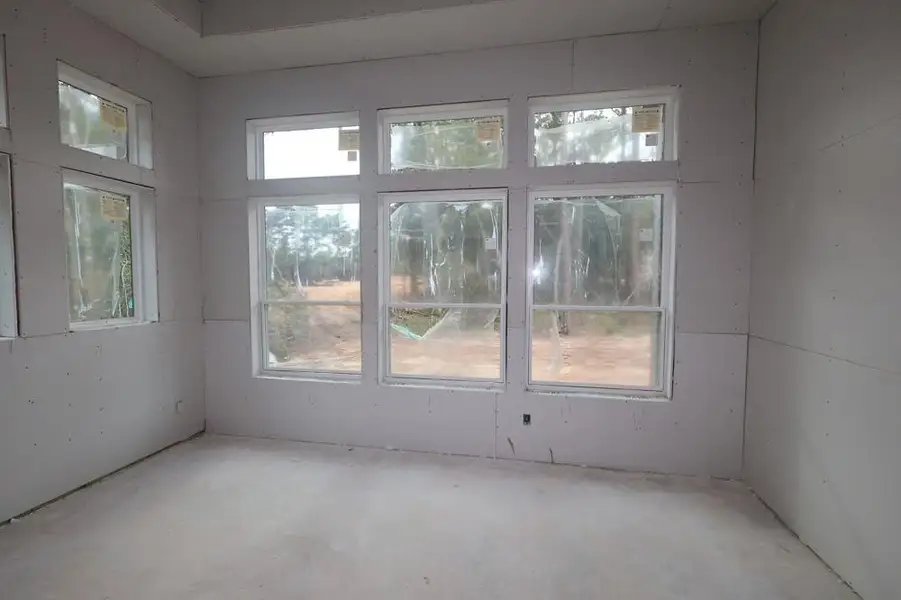 Spacious, unfurnished interior of a new home in The Woodlands Hills 70’, Willis (Image 5).