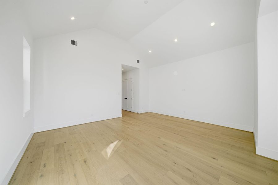 Spacious, unfurnished interior of a new home in , Houston (Image 30). Spacious, unfurnished interior of a new home in , Houston (Image 30).