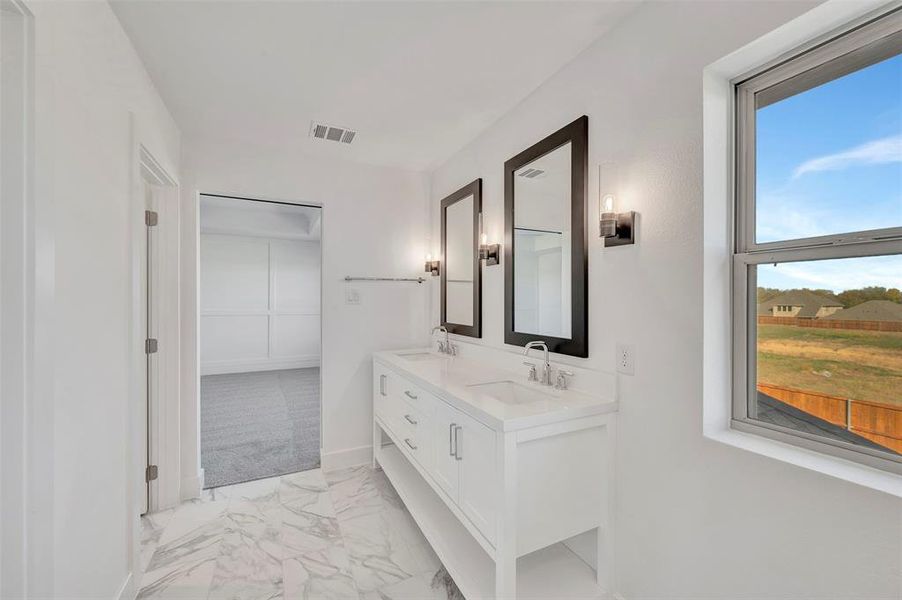 Furnished interior view inside a new home in Heritage Ranch, Sherman (Image 28). Furnished interior view inside a new home in Heritage Ranch, Sherman (Image 28).