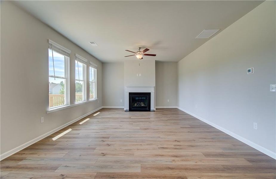 Spacious, unfurnished interior of a new home in Cooper Park, McDonough (Image 22).